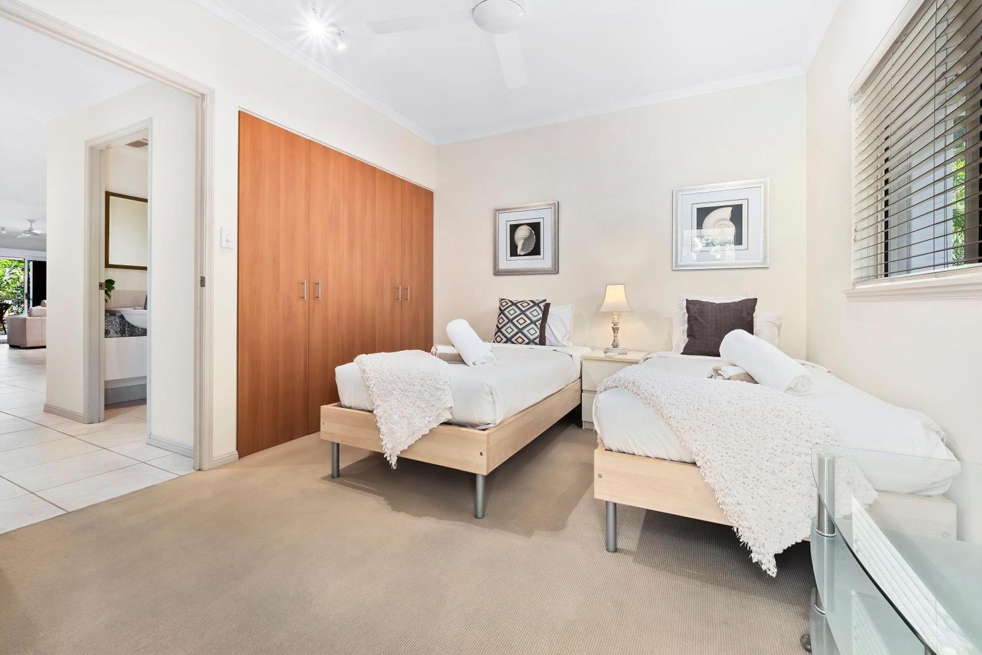 Arlington Apartments Клифтън Бийч Стая снимка